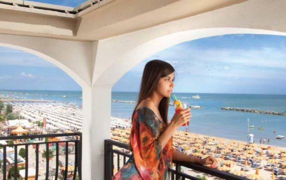 Hotel Brienz Bellaria-Igea Marina Exterior foto
